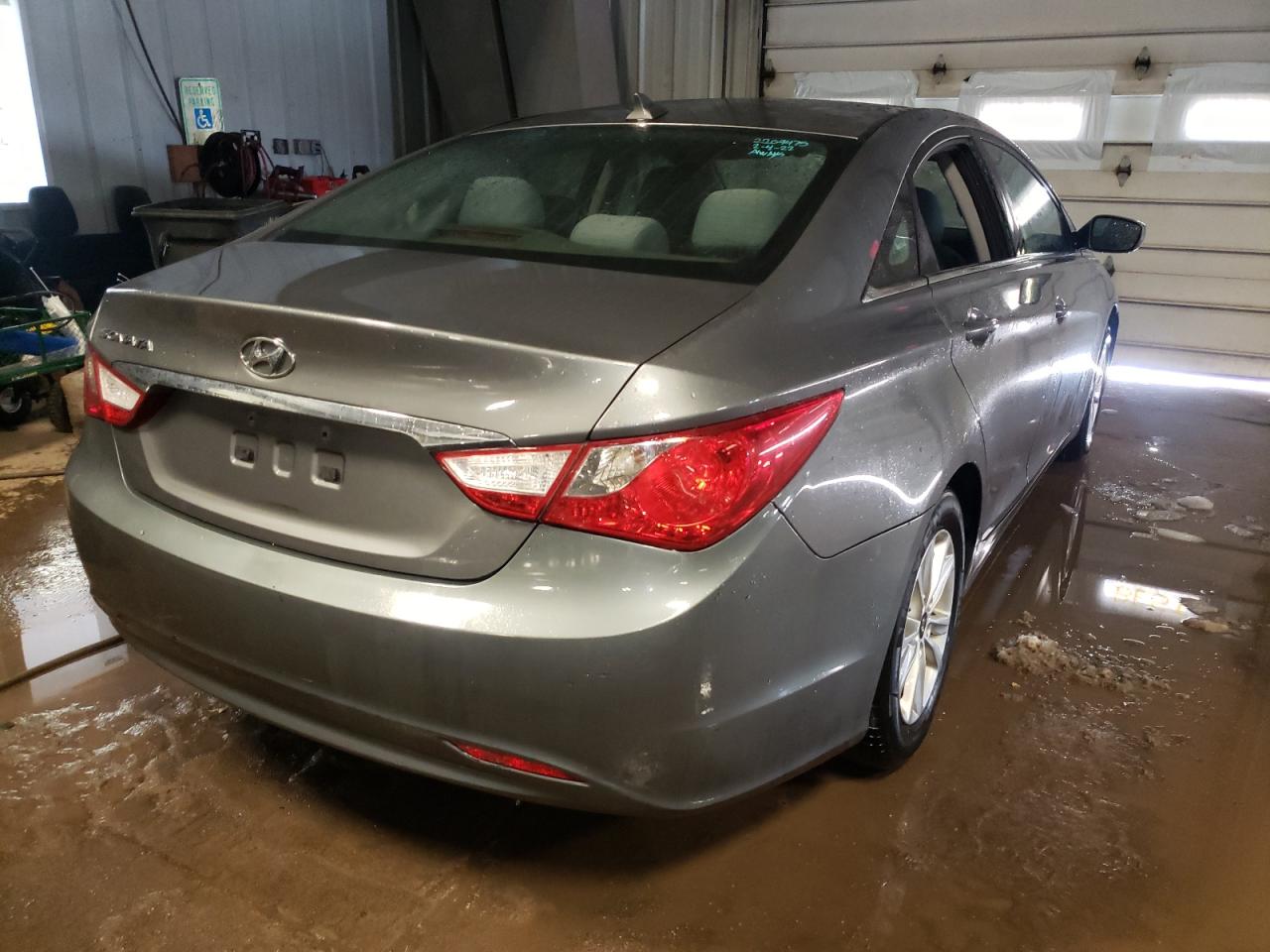 Photo 4 from auction – 2013 HYUNDAI SONATA GLS with VIN 5NPEB4AC7DH681122