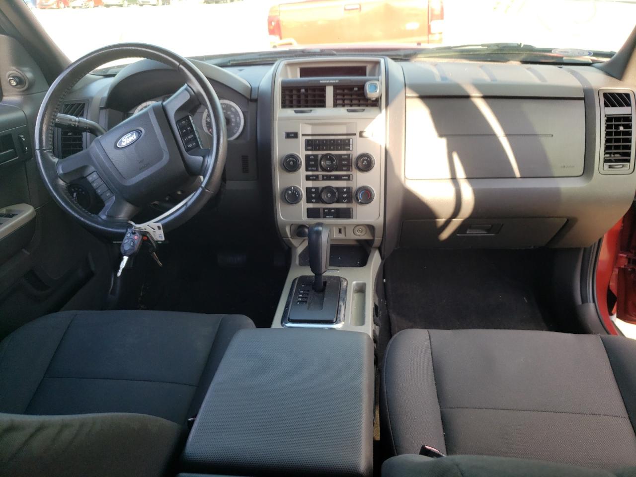 Photo 9 from auction – 2011 FORD ESCAPE XLT with VIN 1FMCU0DG2BKA39099