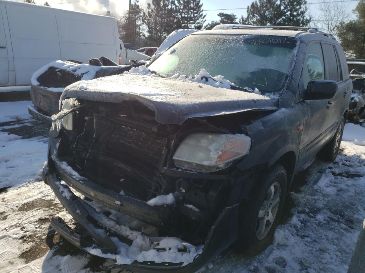 Photo 2 from auction – 2006 HONDA PILOT EX with VIN 2HKYF18596H520443