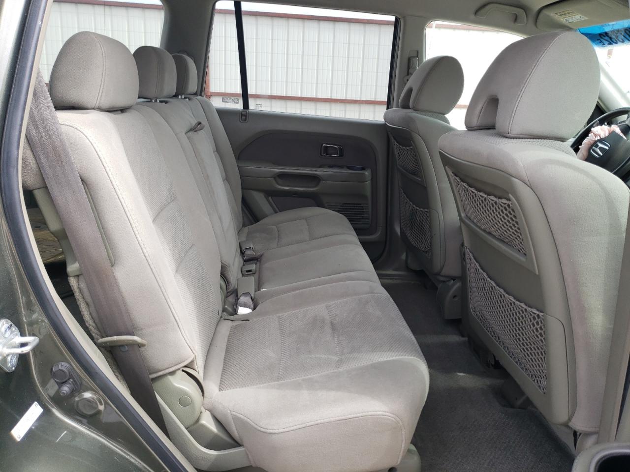Photo 6 from auction – 2006 HONDA PILOT EX with VIN 5FNYF28456B036572