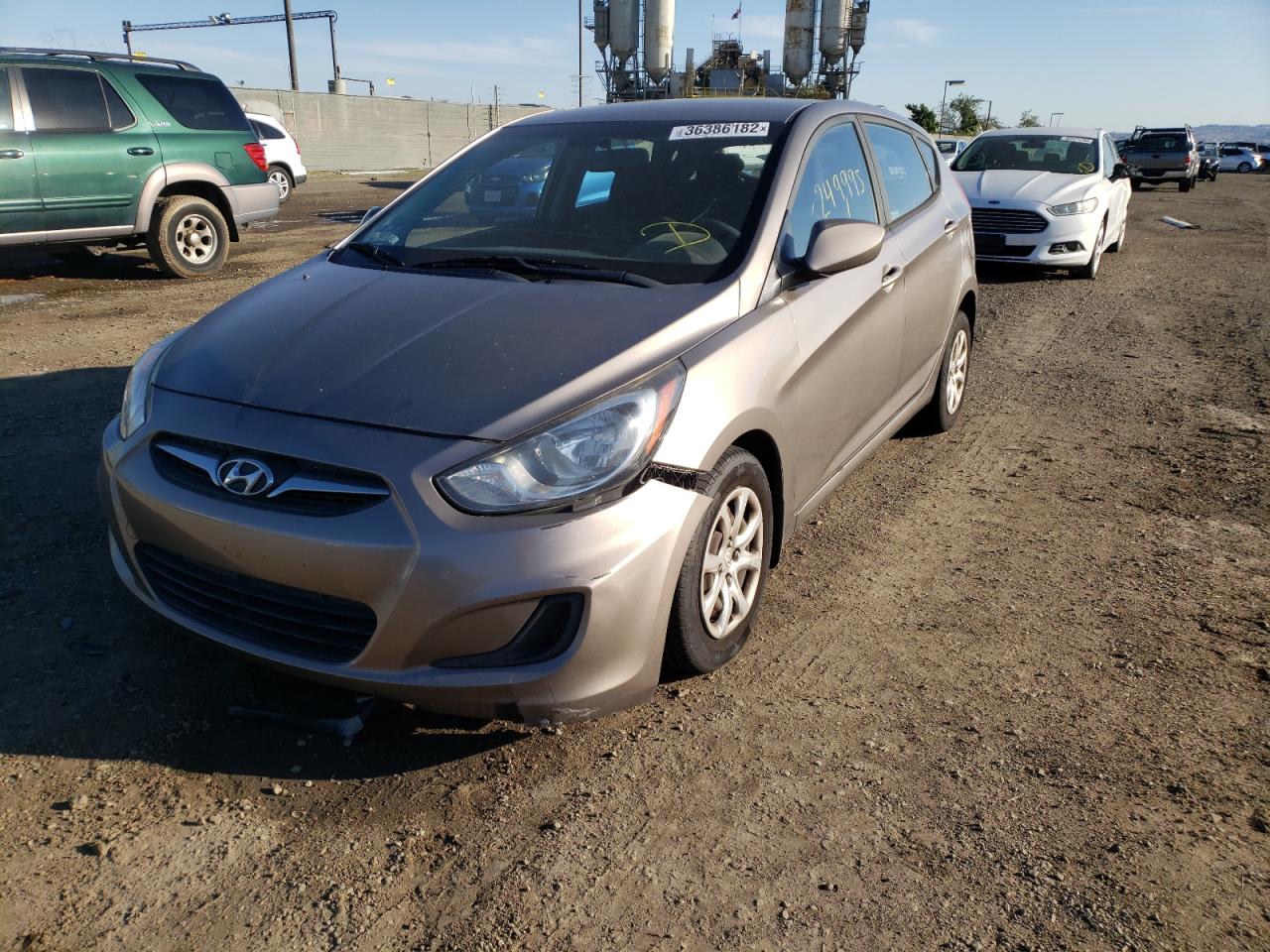 Photo 2 from auction – 2013 HYUNDAI ACCENT with VIN KMHCT5AE4DU071272
