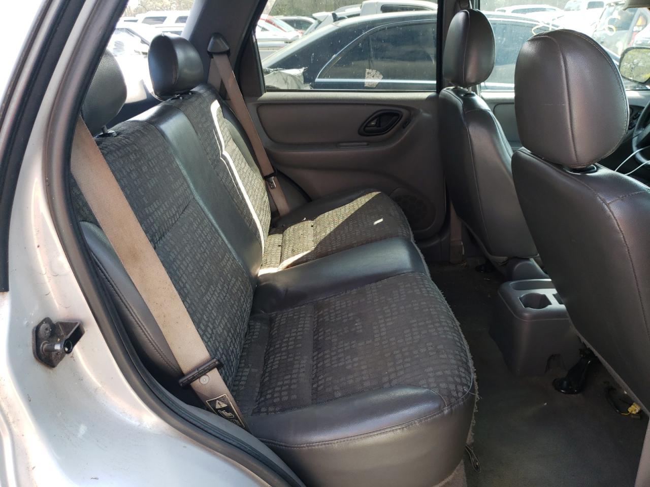 Photo 6 from auction – 2002 FORD ESCAPE with VIN 1FMYU01B12KB76808
