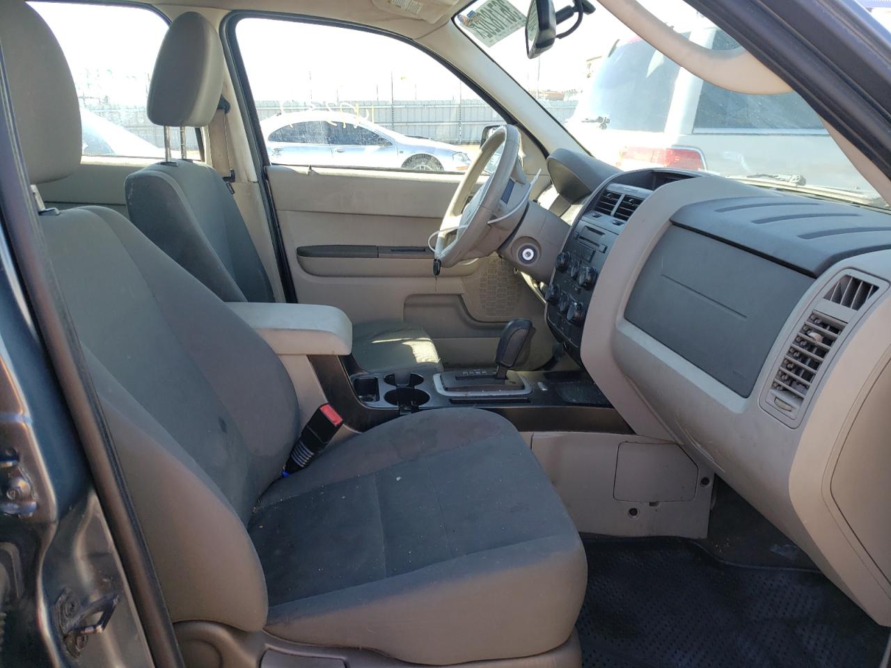 Photo 5 from auction – 2012 FORD ESCAPE XLS with VIN 1FMCU0C75CKA64856