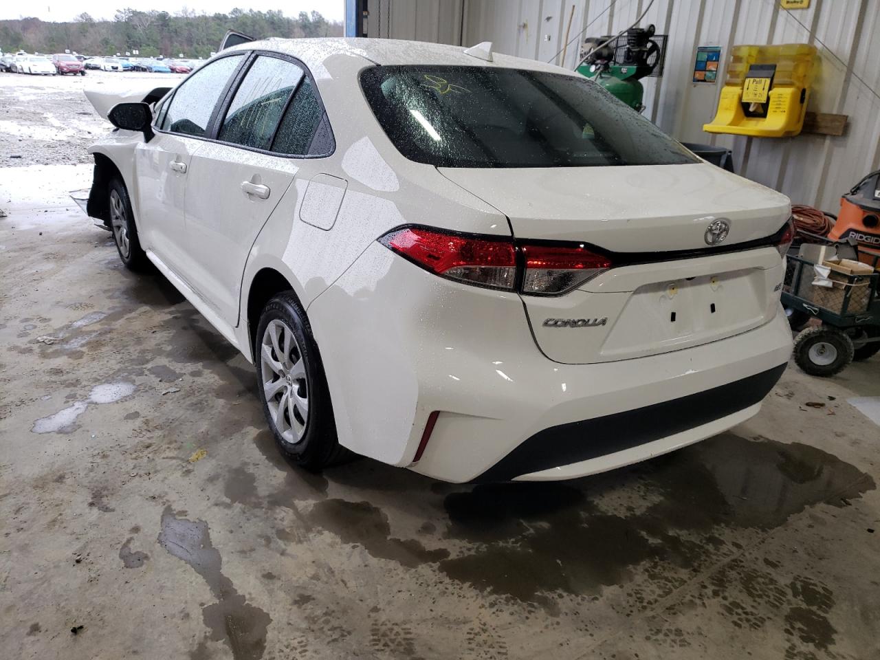Photo 3 from auction – 2022 TOYOTA COROLLA LE with VIN 5YFEPMAE8NP294165