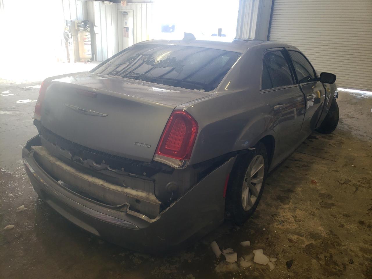 Zdjęcie 4 z aukcji – 2015 CHRYSLER 300 LIMITE z VIN 2C3CCAAG5FH813963