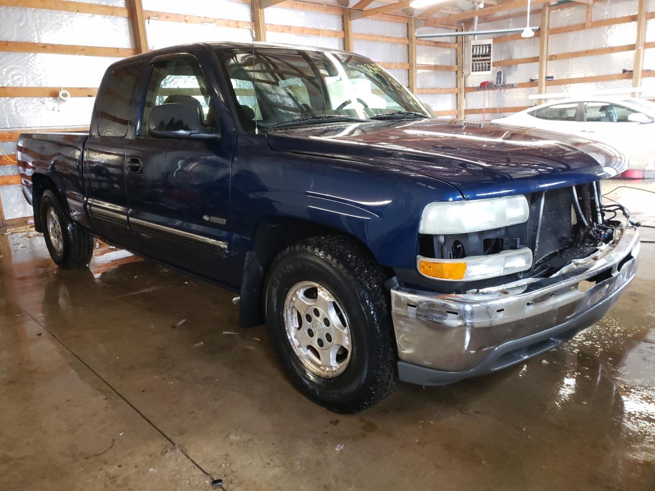 CHEVROLET SILVERADO 2002 with VIN 2GCEC19W021376330 - Photo from auction