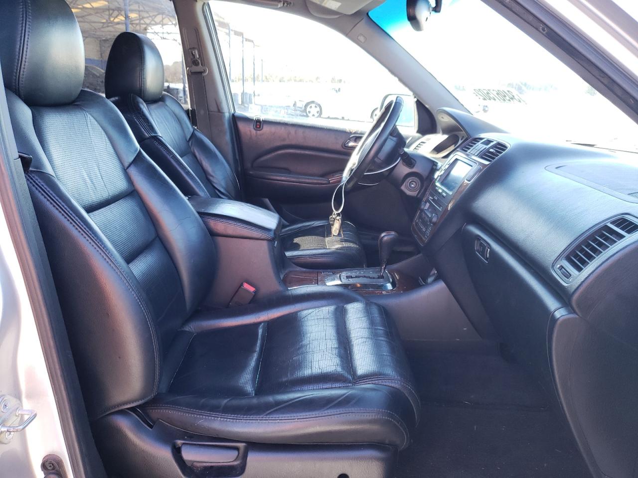 Photo 5 from auction – 2006 ACURA MDX with VIN 2HNYD18236H520579