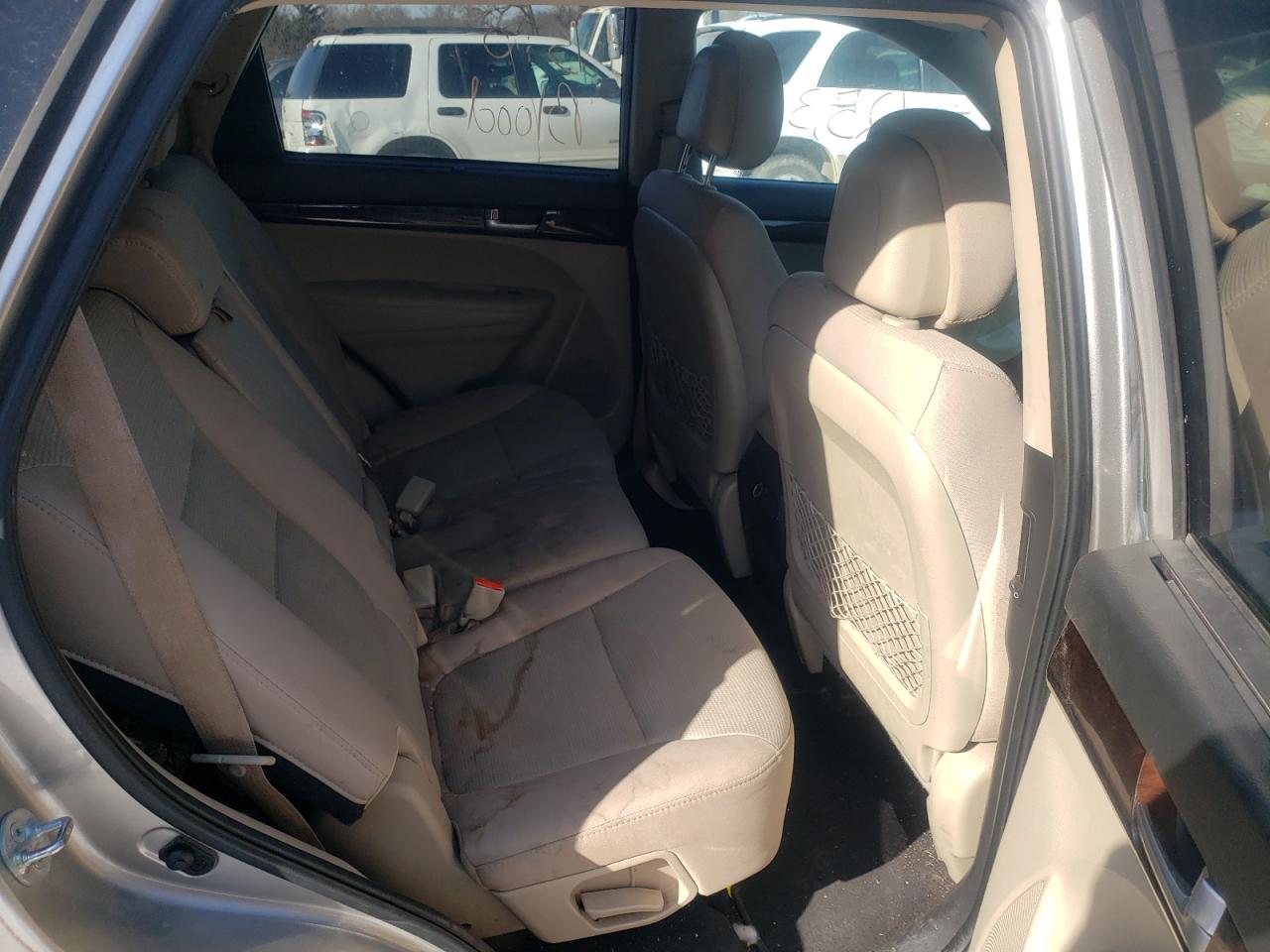 Photo 6 from auction – 2014 KIA SORENTO LX with VIN 5XYKT4A63EG525906