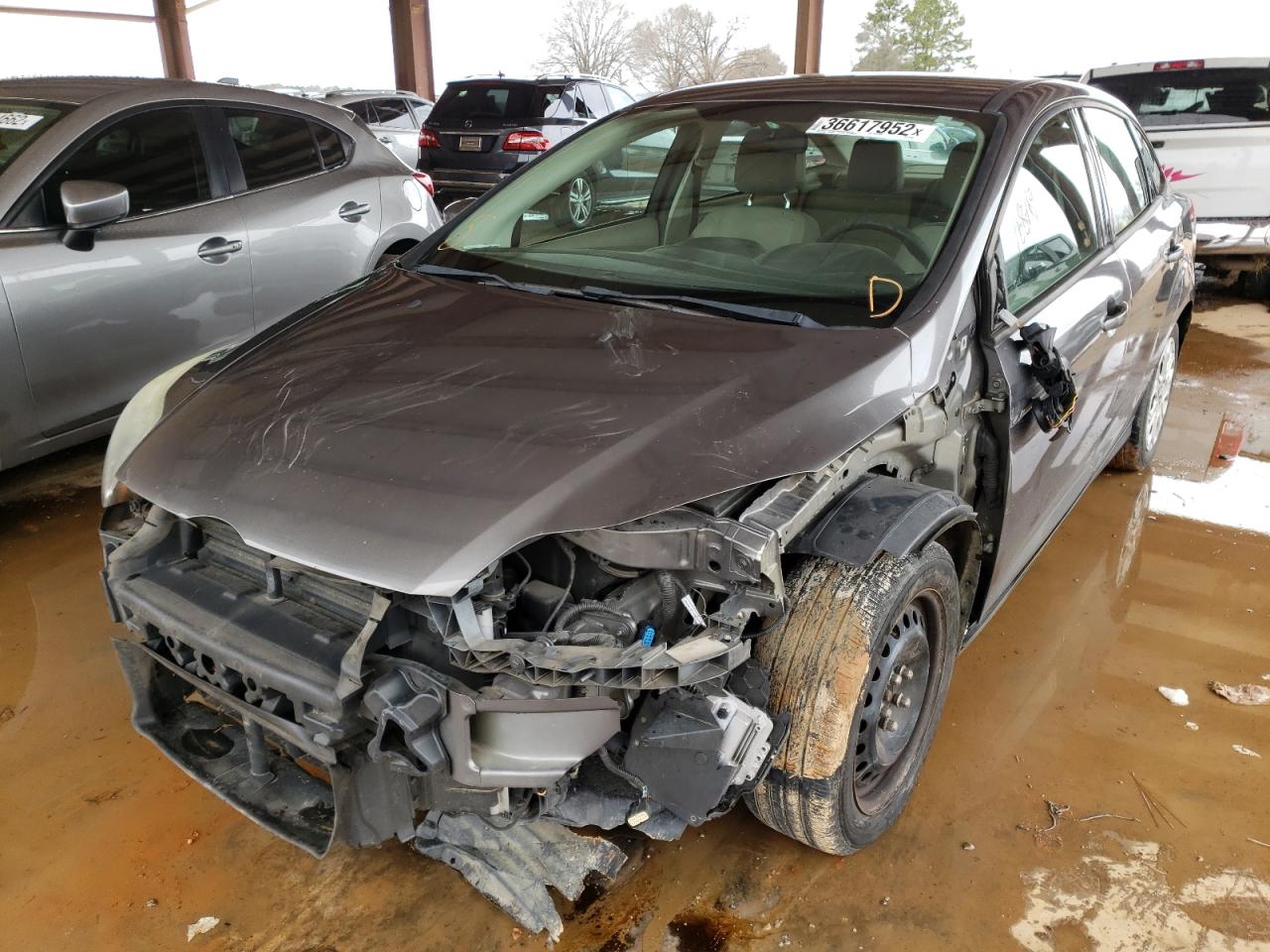 Photo 2 from auction – 2012 FORD FOCUS SE with VIN 1FAHP3F28CL352387
