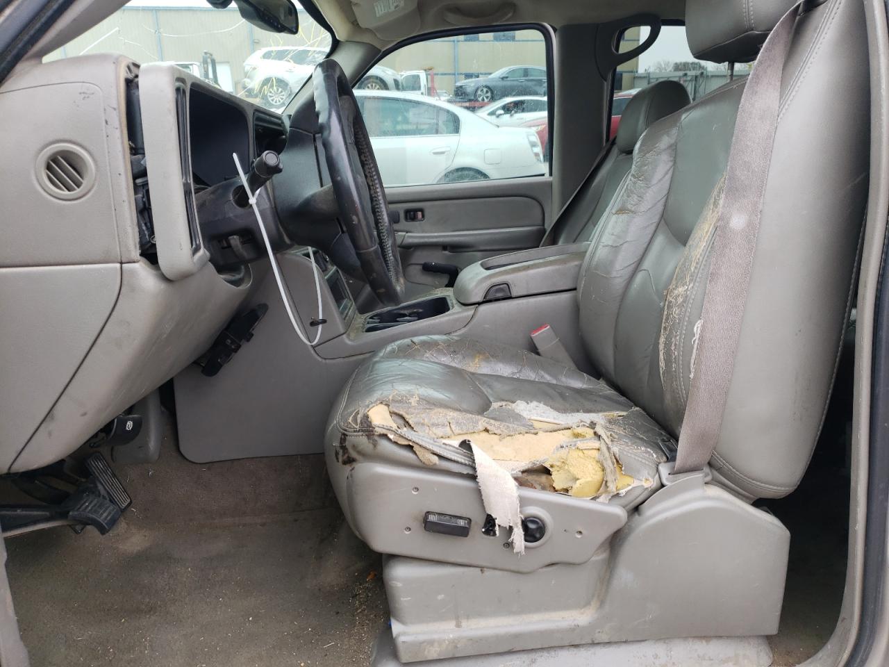 Photo 5 from auction – 2005 GMC SIERRA with VIN 2GTEK13T551186562
