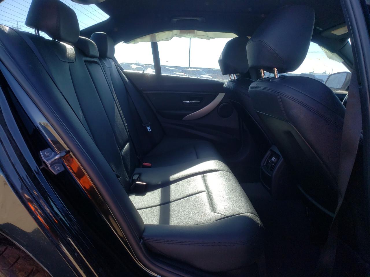 Photo 6 from auction – 2015 BMW 320 I with VIN WBA3B1G51FNT02341