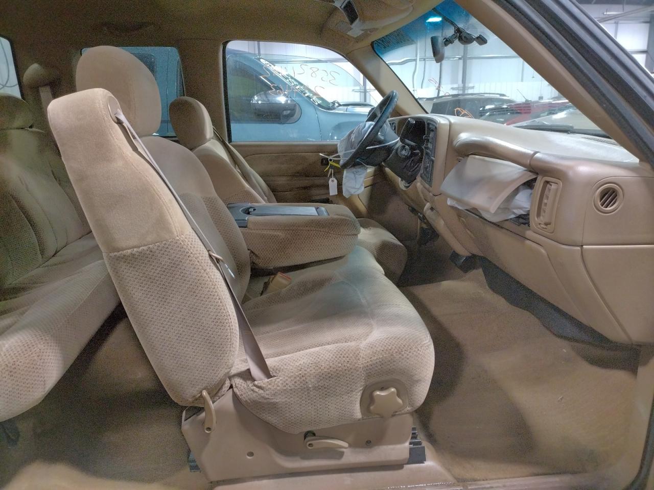 Photo 5 from auction – 1999 CHEVROLET SILVERADO with VIN 1GCEK19V4XE186613