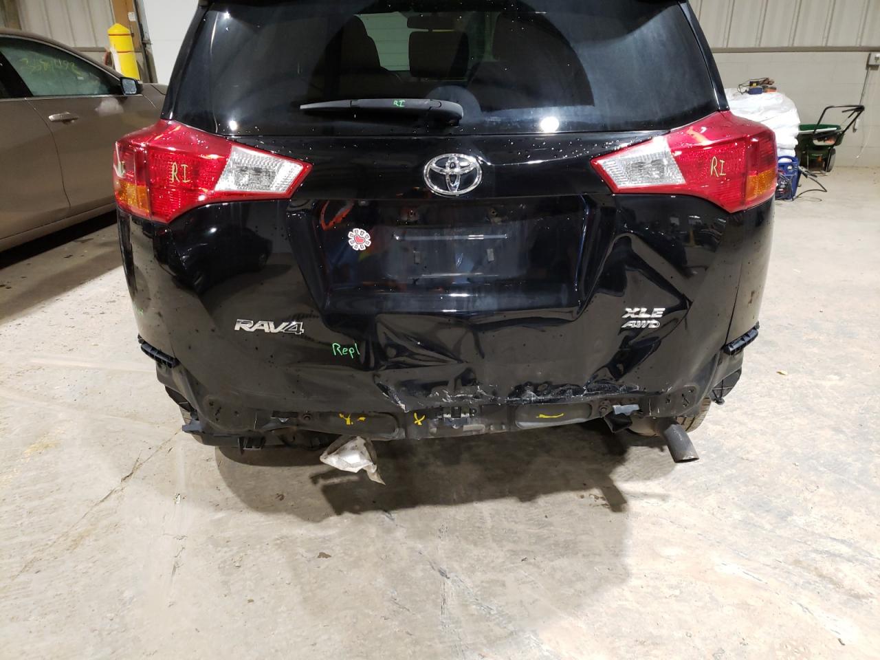 Photo 9 from auction – 2015 TOYOTA RAV4 XLE with VIN 2T3RFREV9FW341481