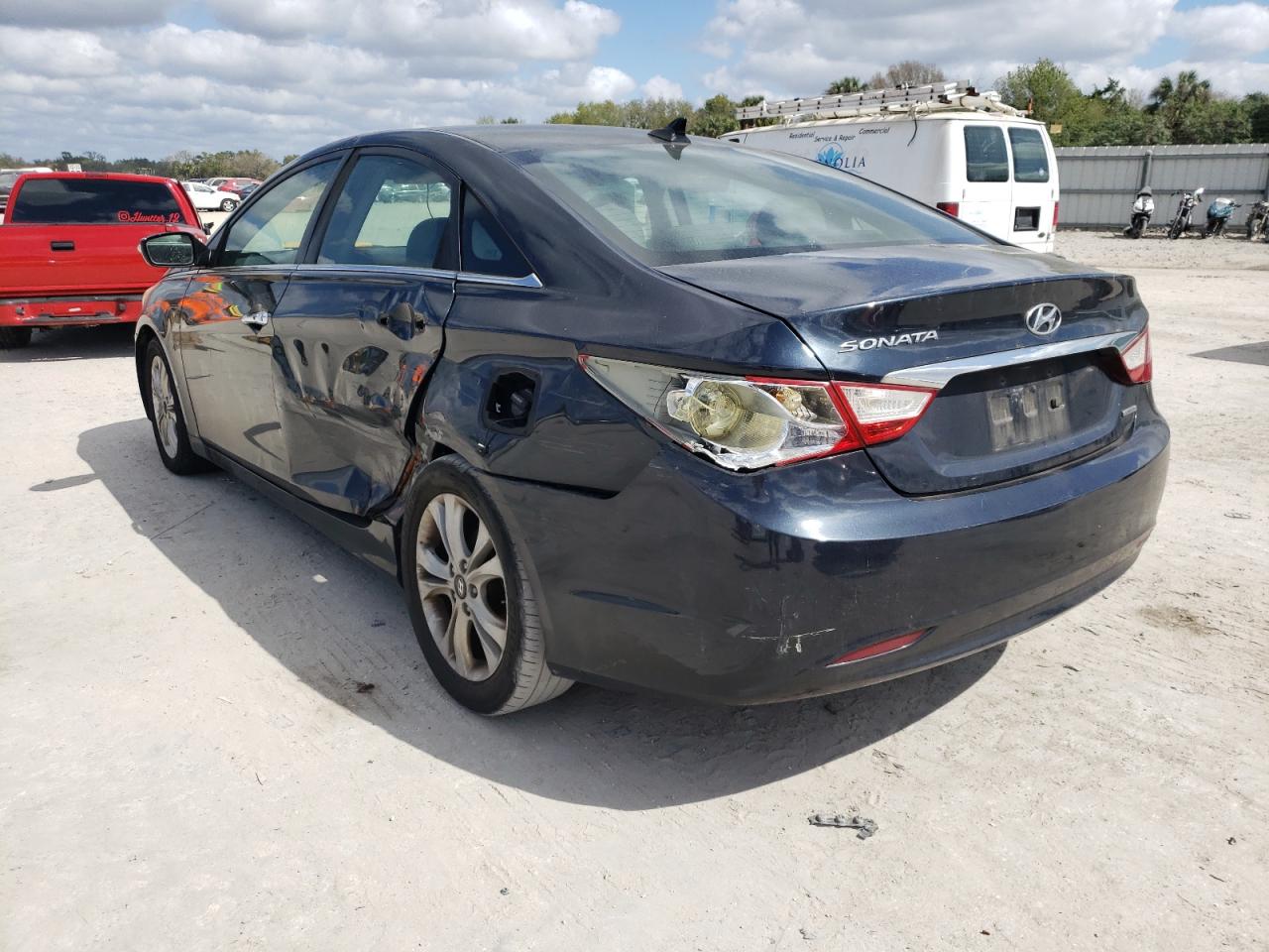 Photo 3 from auction – 2011 HYUNDAI SONATA SE with VIN 5NPEC4AC4BH189402