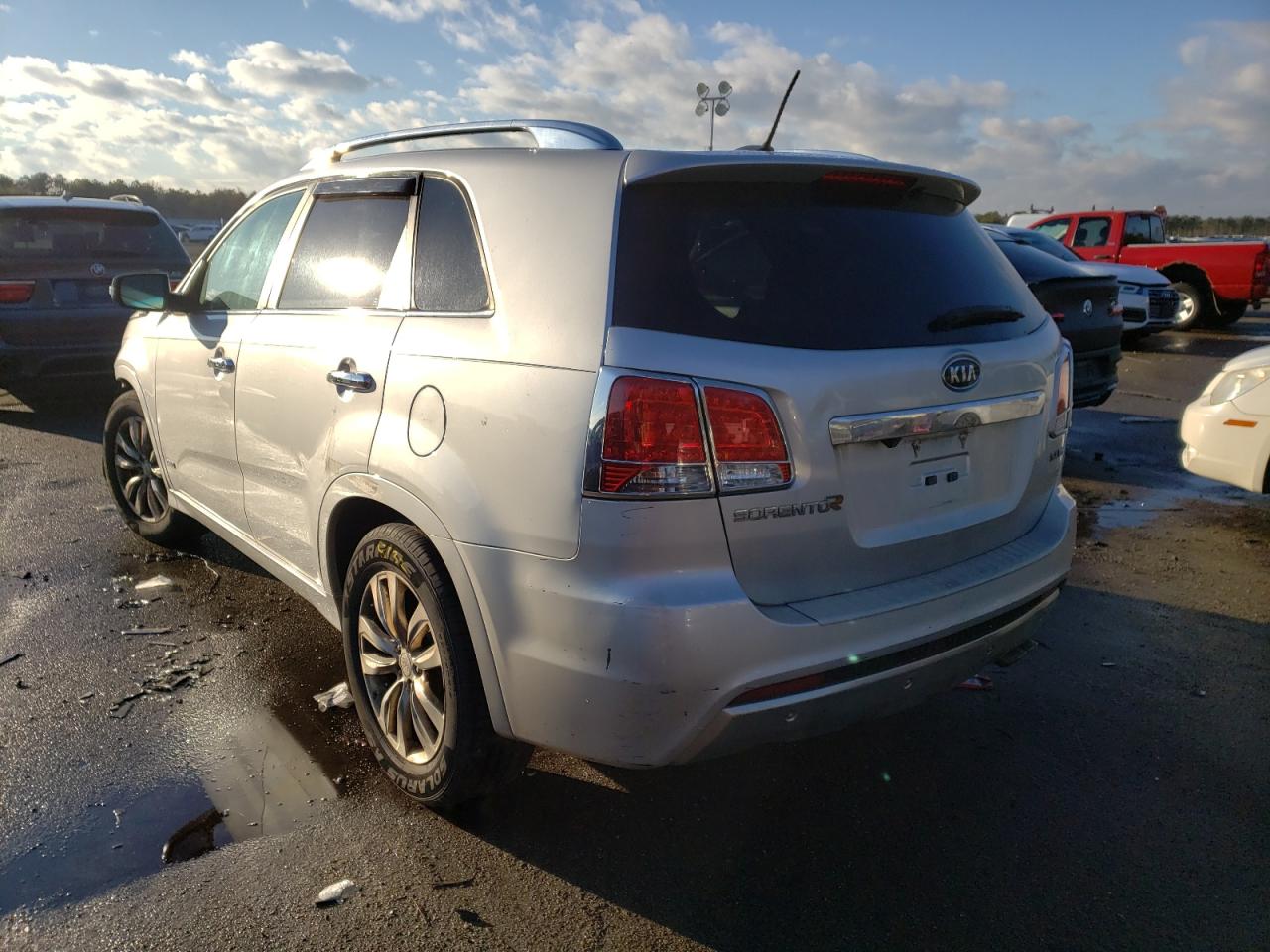 Photo 3 from auction – 2011 KIA SORENTO SX with VIN 5XYKWDA24BG119634