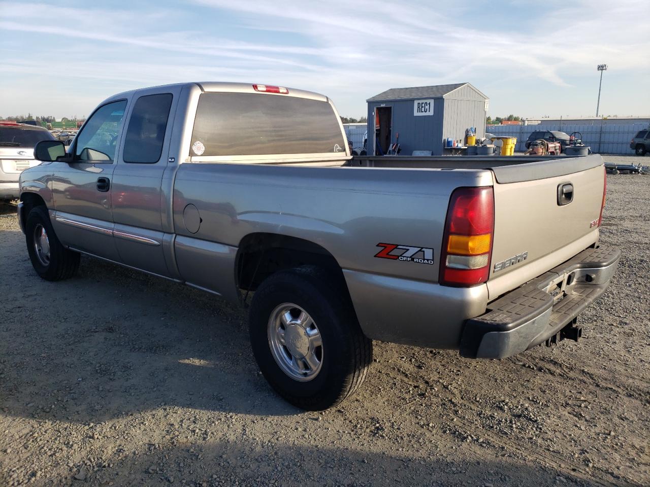 Photo 3 from auction – 2003 GMC SIERRA with VIN 1GTEK19TX3E222278