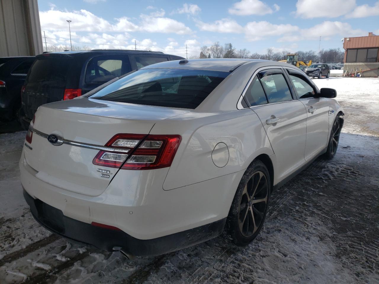 Photo 4 from auction – 2016 FORD TAURUS SEL with VIN 1FAHP2H81GG146144