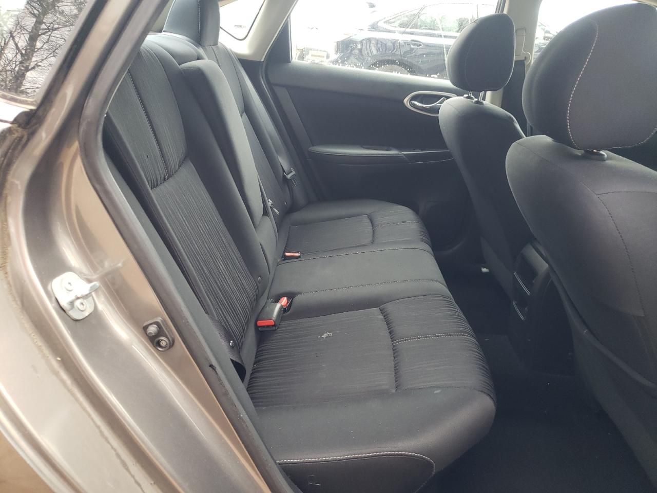 Photo 6 from auction – 2016 NISSAN SENTRA S with VIN 3N1AB7AP8GL646471