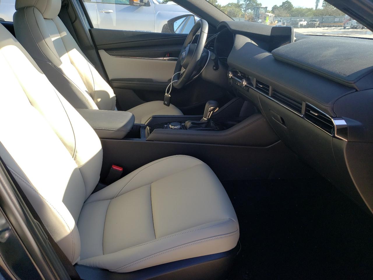 Photo 5 from auction – 2021 MAZDA 3 PREFERRE with VIN JM1BPALL3M1400778