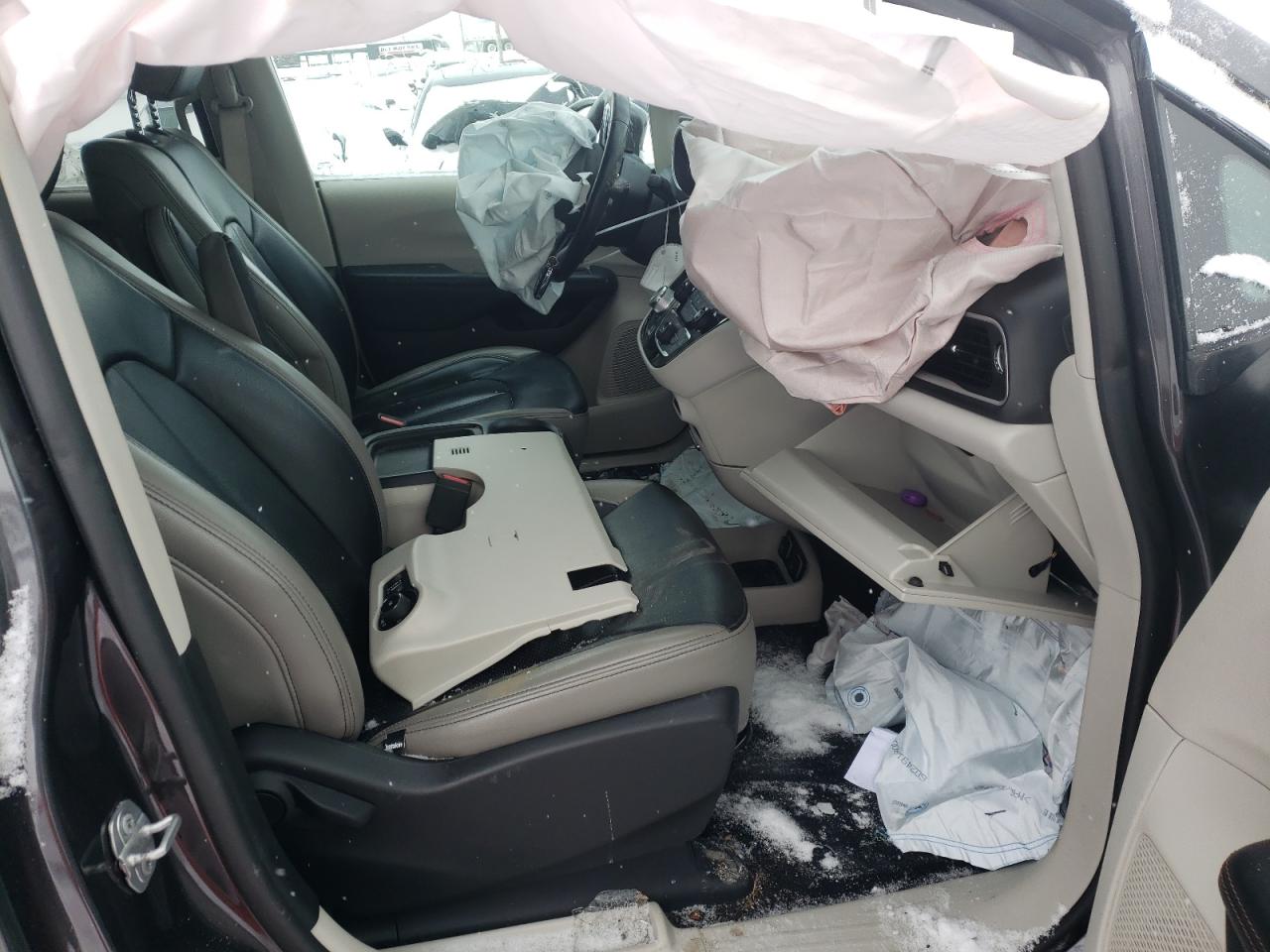 Photo 5 from auction – 2019 CHRYSLER PACIFICA T with VIN 2C4RC1FG9KR588272