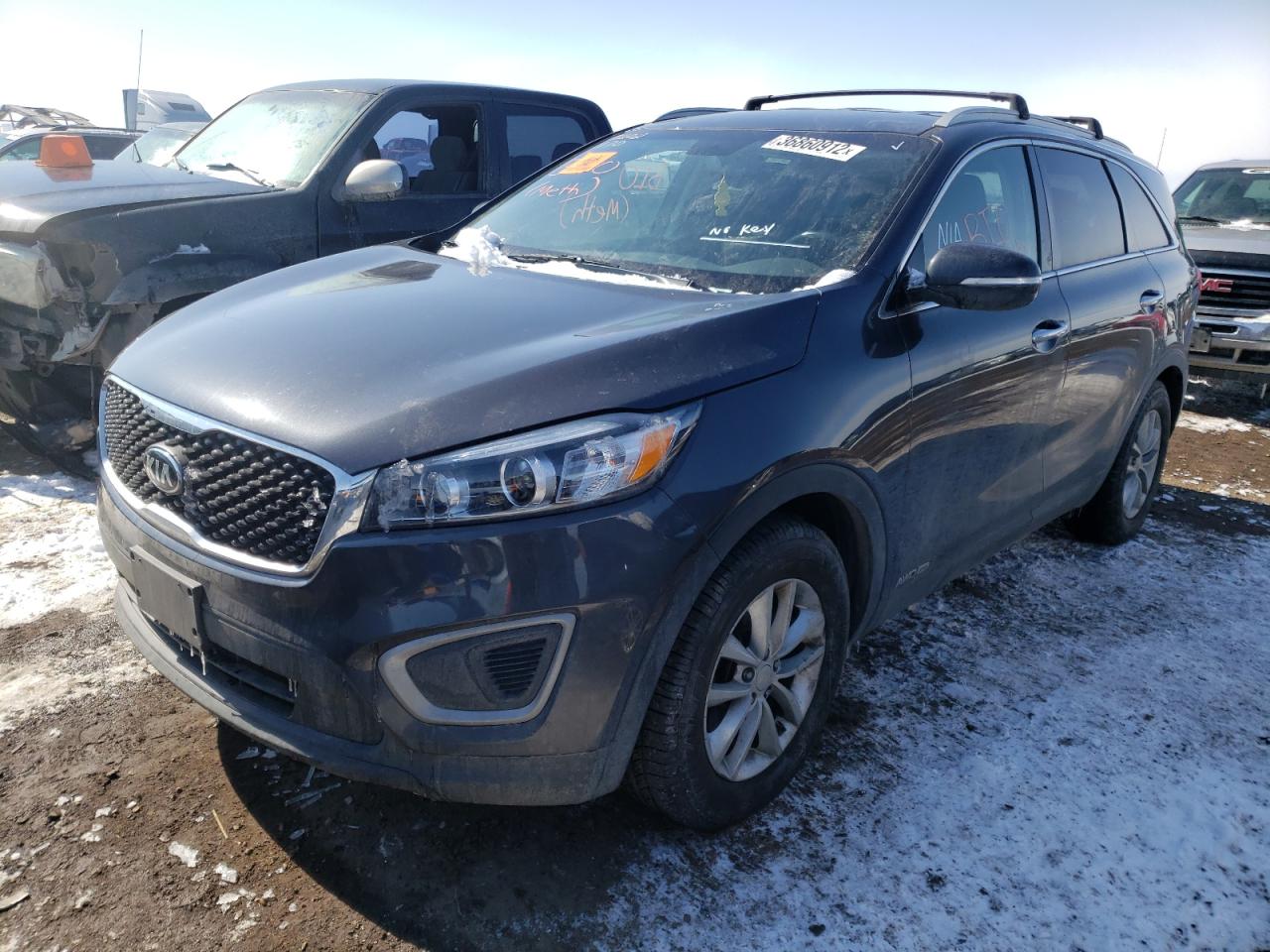 Photo 2 from auction – 2016 KIA SORENTO LX with VIN 5XYPGDA55GG072361