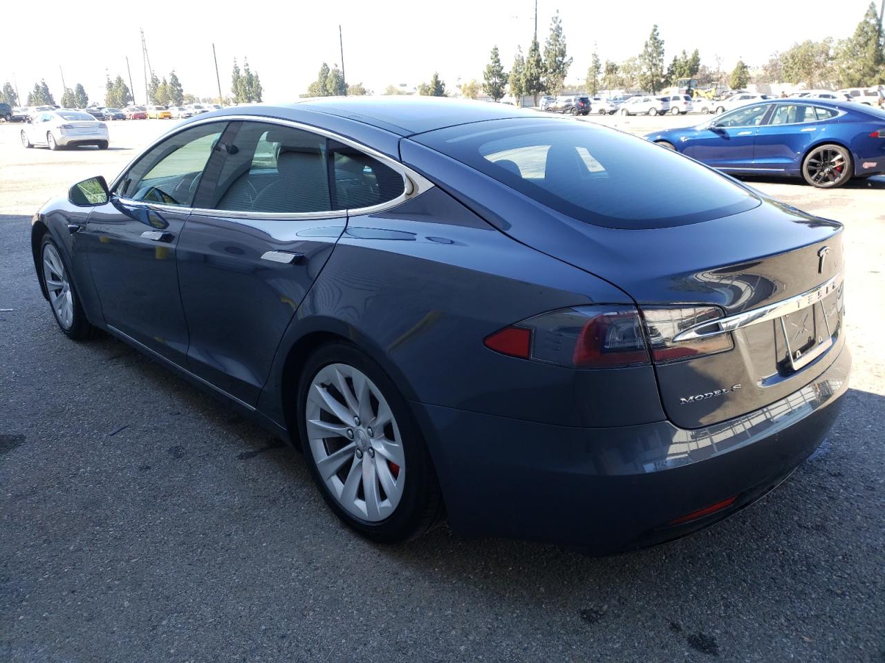Photo 3 from auction – 2018 TESLA MODEL S with VIN 5YJSA1E4XJF247732