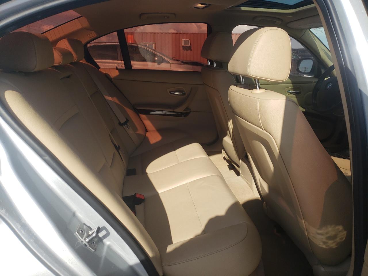 Photo 6 from auction – 2011 BMW 328 I with VIN WBAPH7G59BNN06981