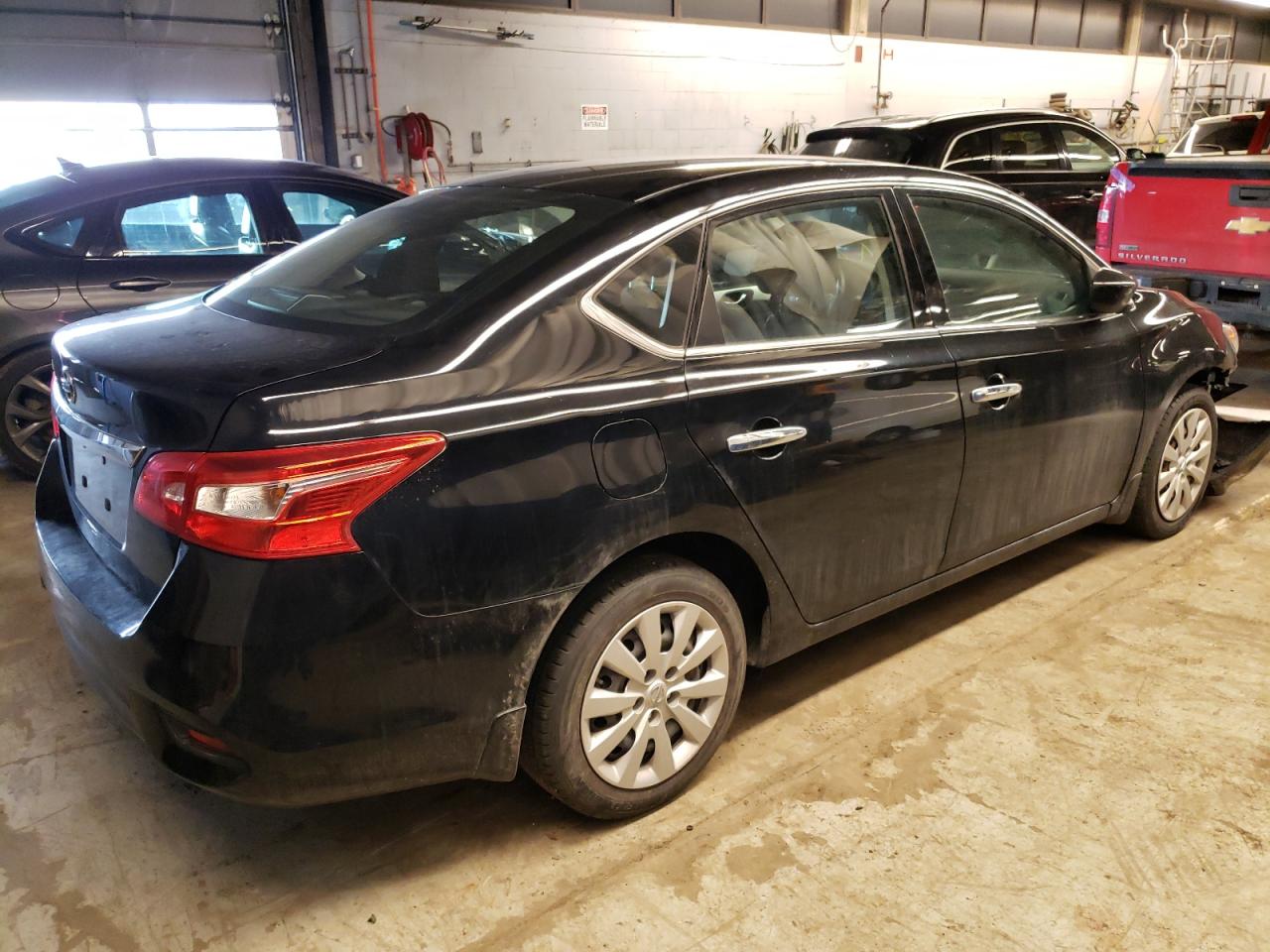 Photo 4 from auction – 2016 NISSAN SENTRA S with VIN 3N1AB7AP2GY256906