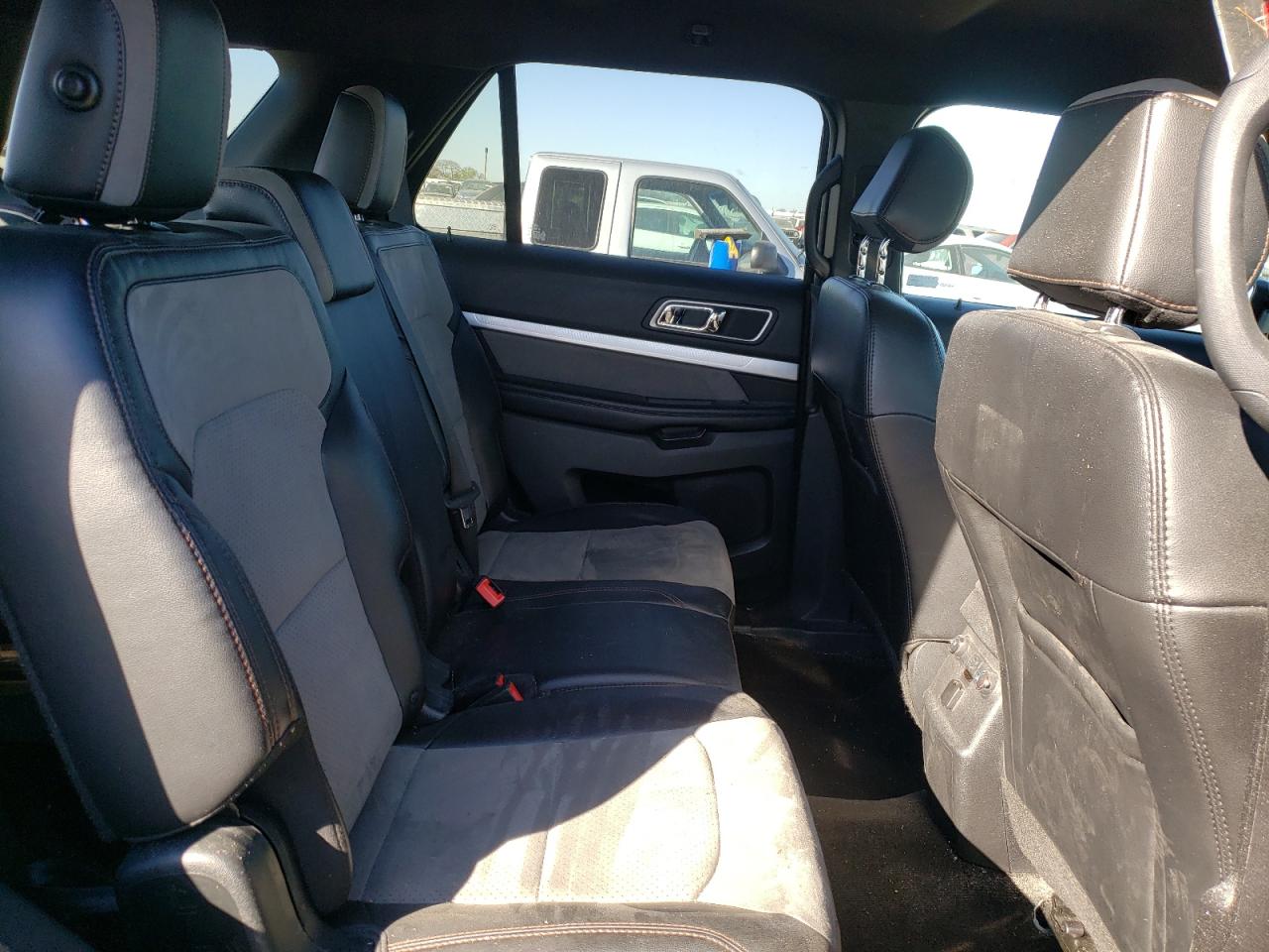 Photo 6 from auction – 2017 FORD EXPLORER X with VIN 1FM5K8D83HGD04856