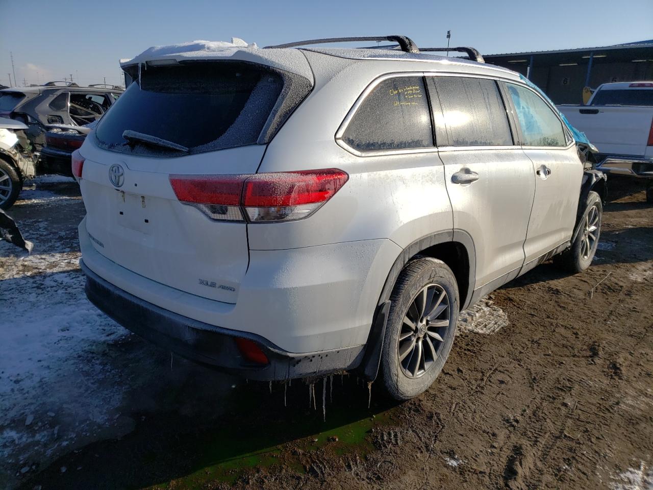 Photo 4 from auction – 2019 TOYOTA HIGHLANDER with VIN 5TDJZRFH8KS567486