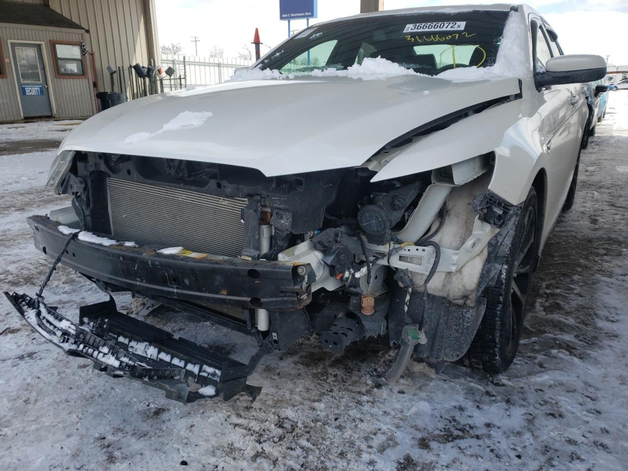 Photo 9 from auction – 2016 FORD TAURUS SEL with VIN 1FAHP2H81GG146144