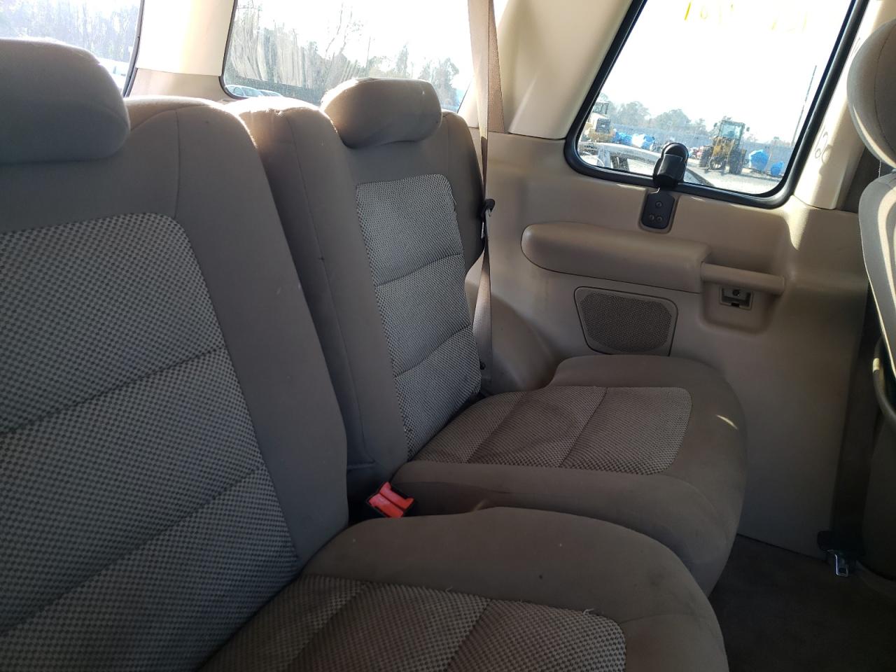 Photo 6 from auction – 2003 FORD EXPLORER S with VIN 1FMYU60E43UB35996