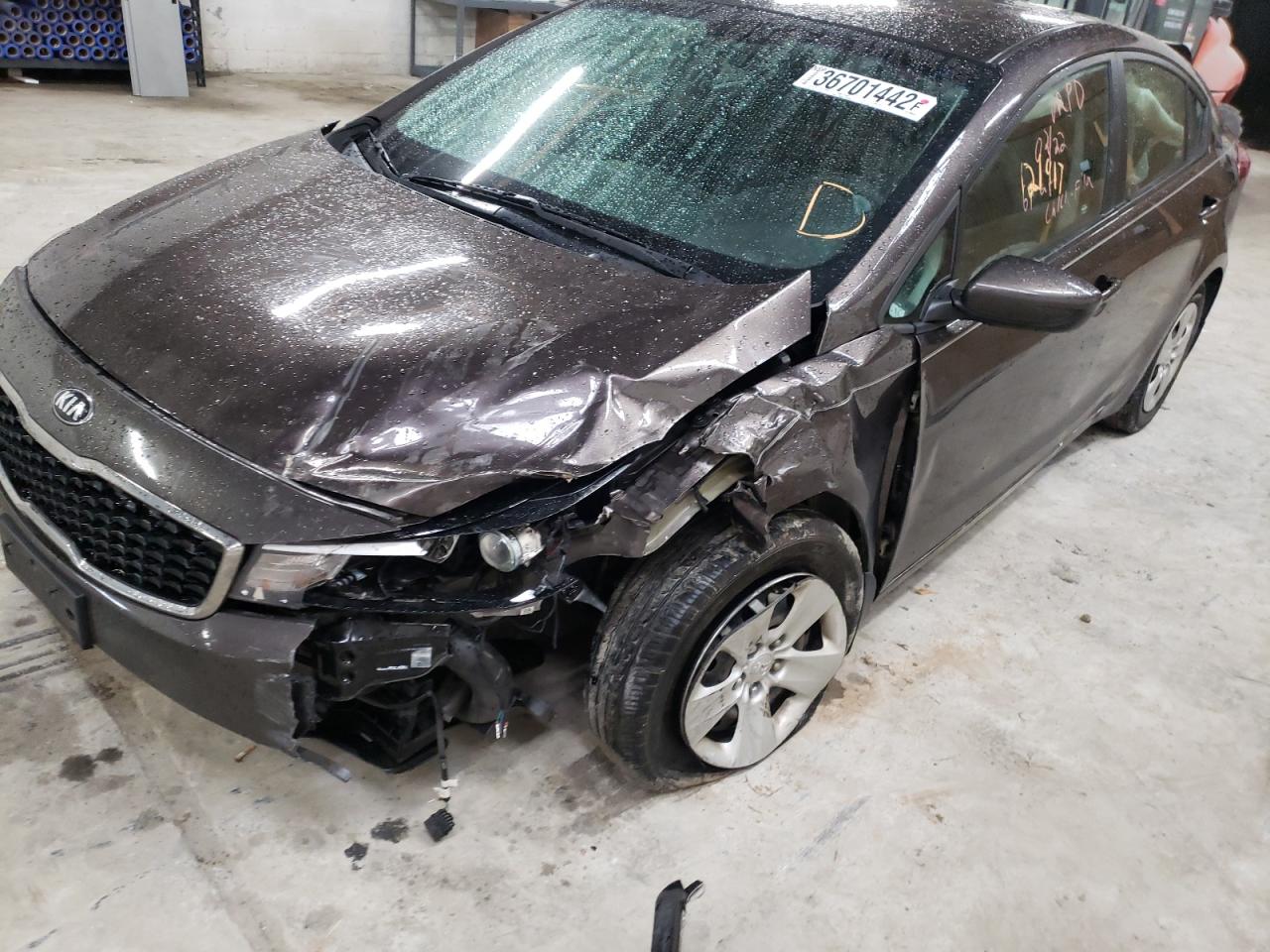 Photo 9 from auction – 2017 KIA FORTE LX with VIN 3KPFK4A77HE011667