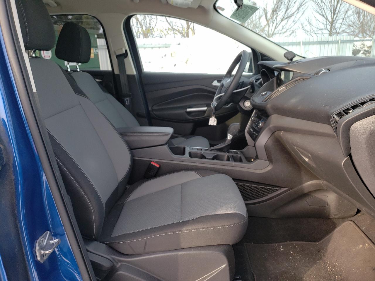 Photo 5 from auction – 2017 FORD ESCAPE SE with VIN 1FMCU0GD5HUD13104