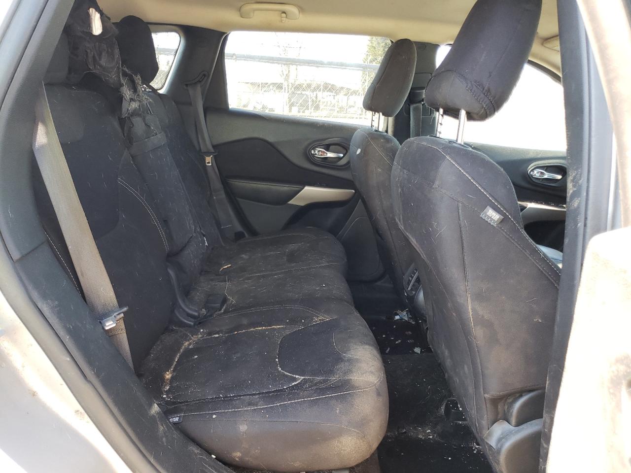 Photo 6 from auction – 2017 JEEP CHEROKEE L with VIN 1C4PJMCS1HD218565