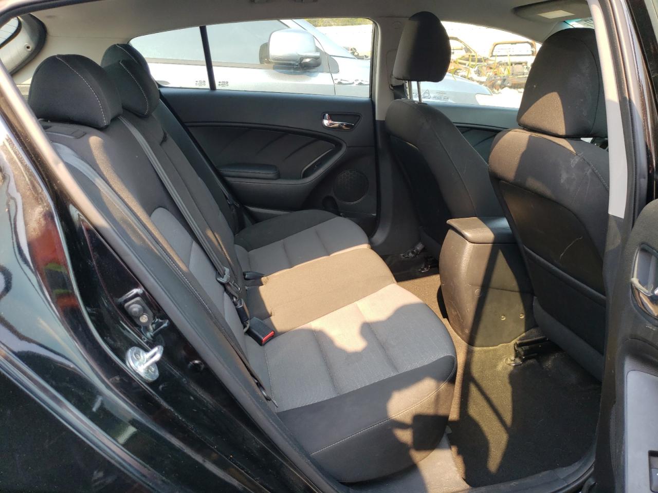 Photo 6 from auction – 2016 KIA FORTE EX with VIN KNAFX5A8XG5597109