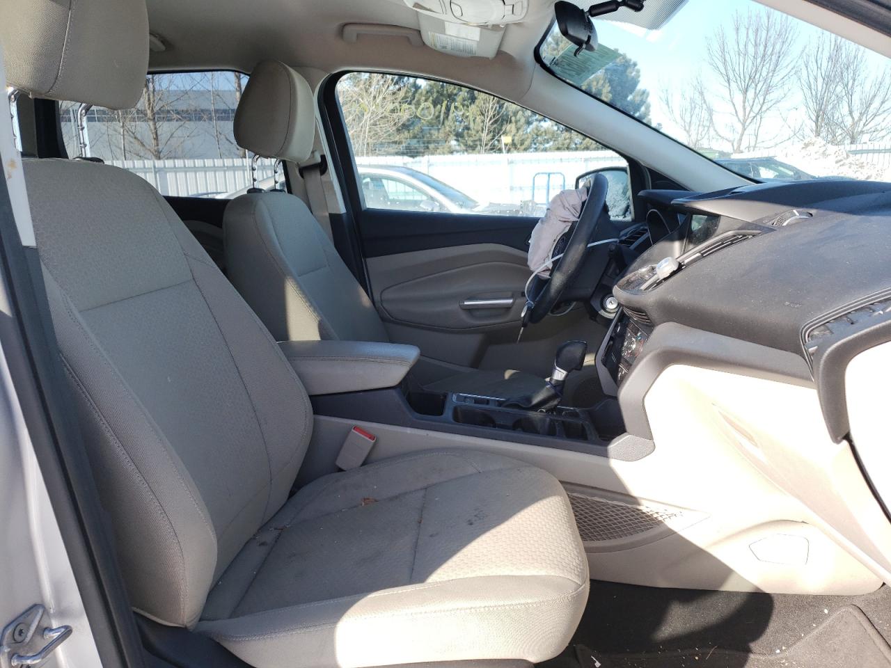 Photo 5 from auction – 2017 FORD ESCAPE SE with VIN 1FMCU0GD5HUA05432