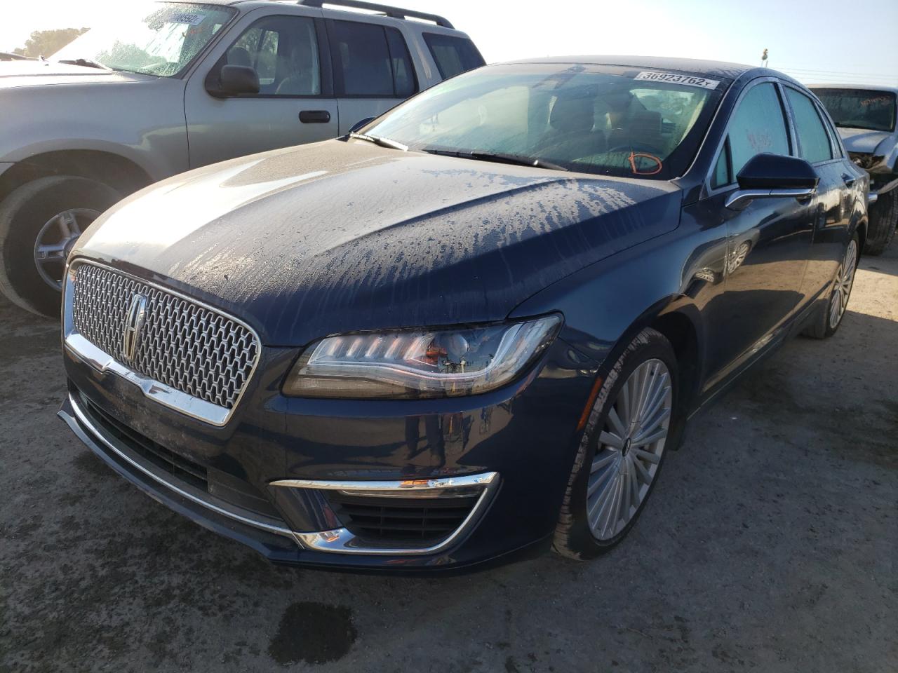 Photo 2 from auction – 2017 LINCOLN MKZ RESERV with VIN 3LN6L5FC1HR632934