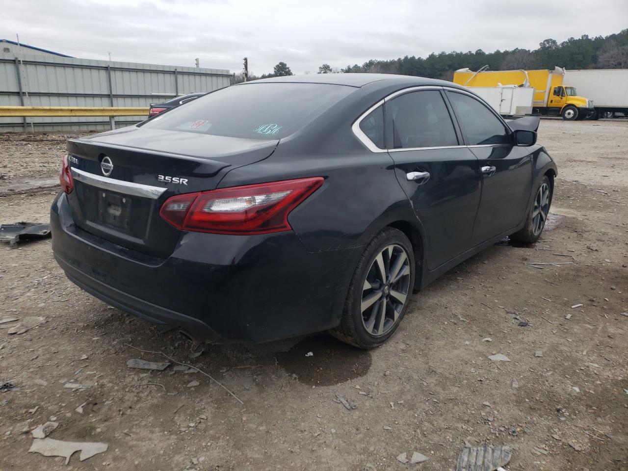 Photo 4 from auction – 2017 NISSAN ALTIMA 3.5 with VIN 1N4BL3AP6HC193302