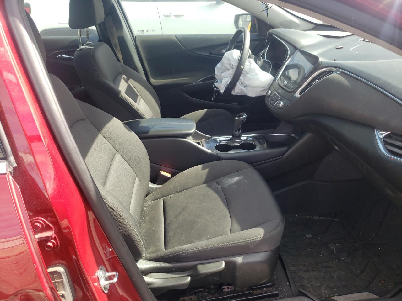 Photo 5 from auction – 2018 CHEVROLET MALIBU LT with VIN 1G1ZD5ST5JF253841