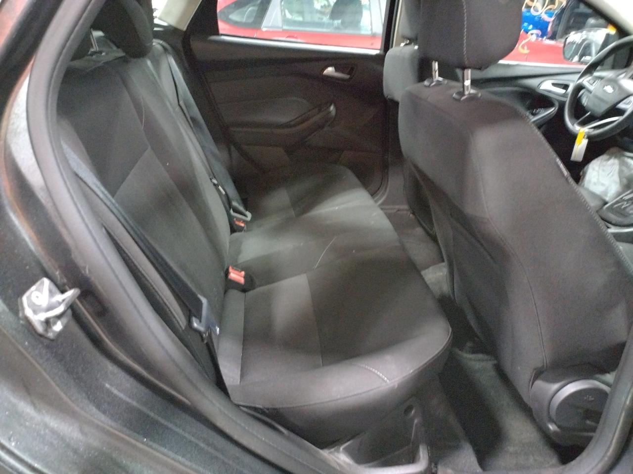 Photo 6 from auction – 2018 FORD FOCUS SE with VIN 1FADP3K22JL260323