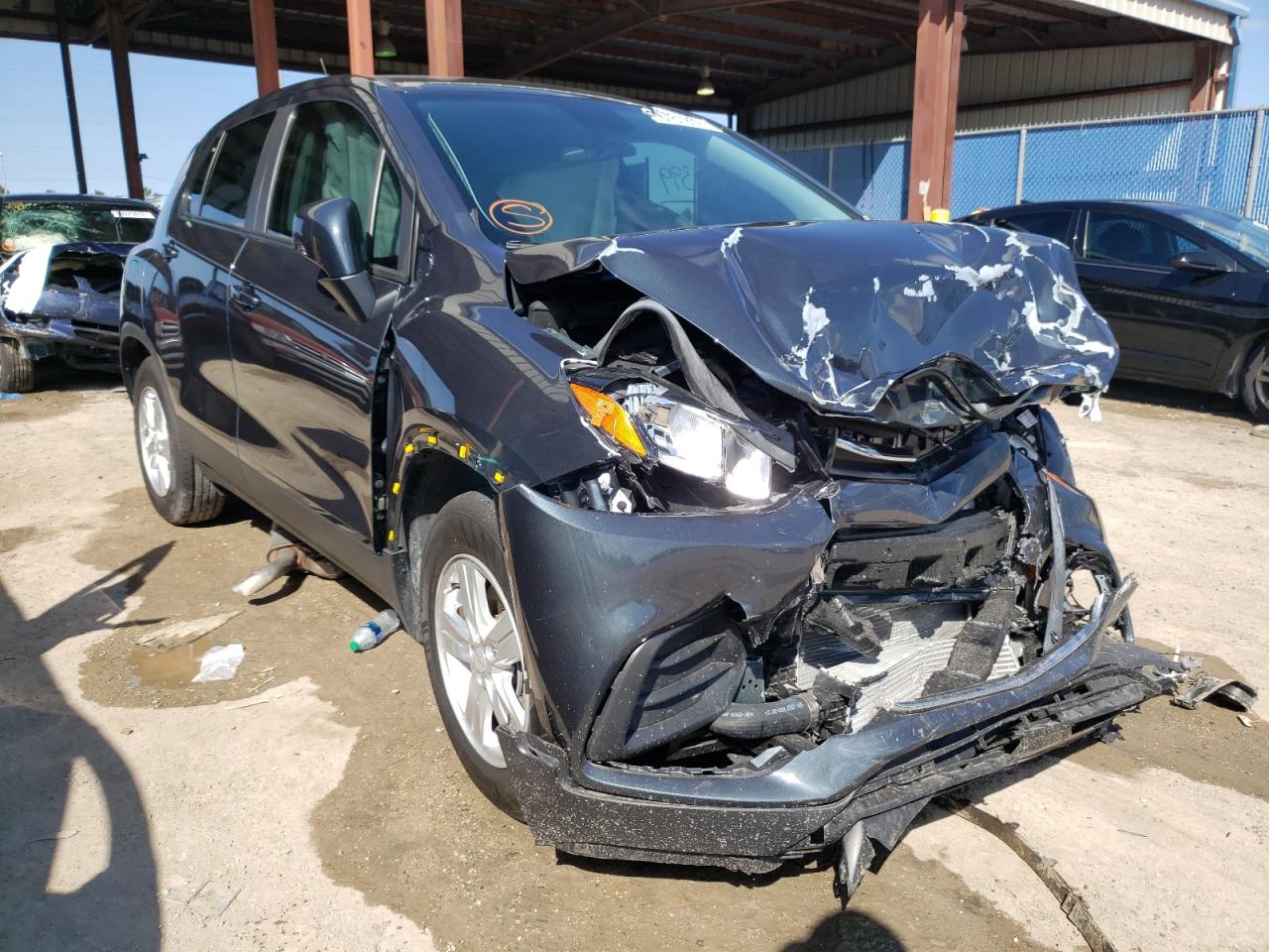 CHEVROLET TRAX LS 2021 with VIN KL7CJKSB9MB308022 - Photo from auction