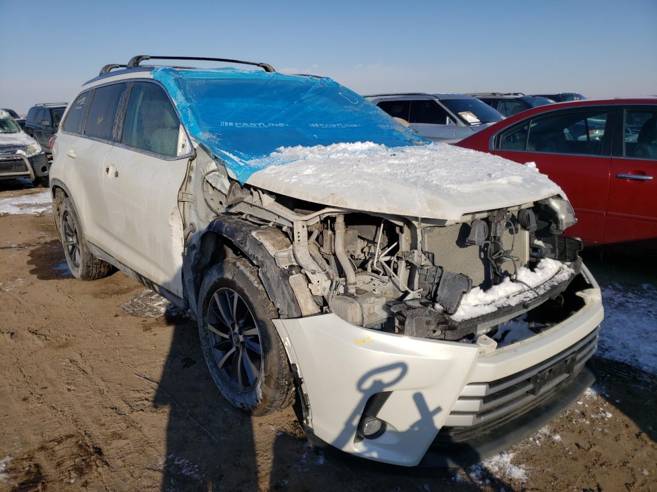 TOYOTA HIGHLANDER 2019 with VIN 5TDJZRFH8KS567486 - Photo from auction