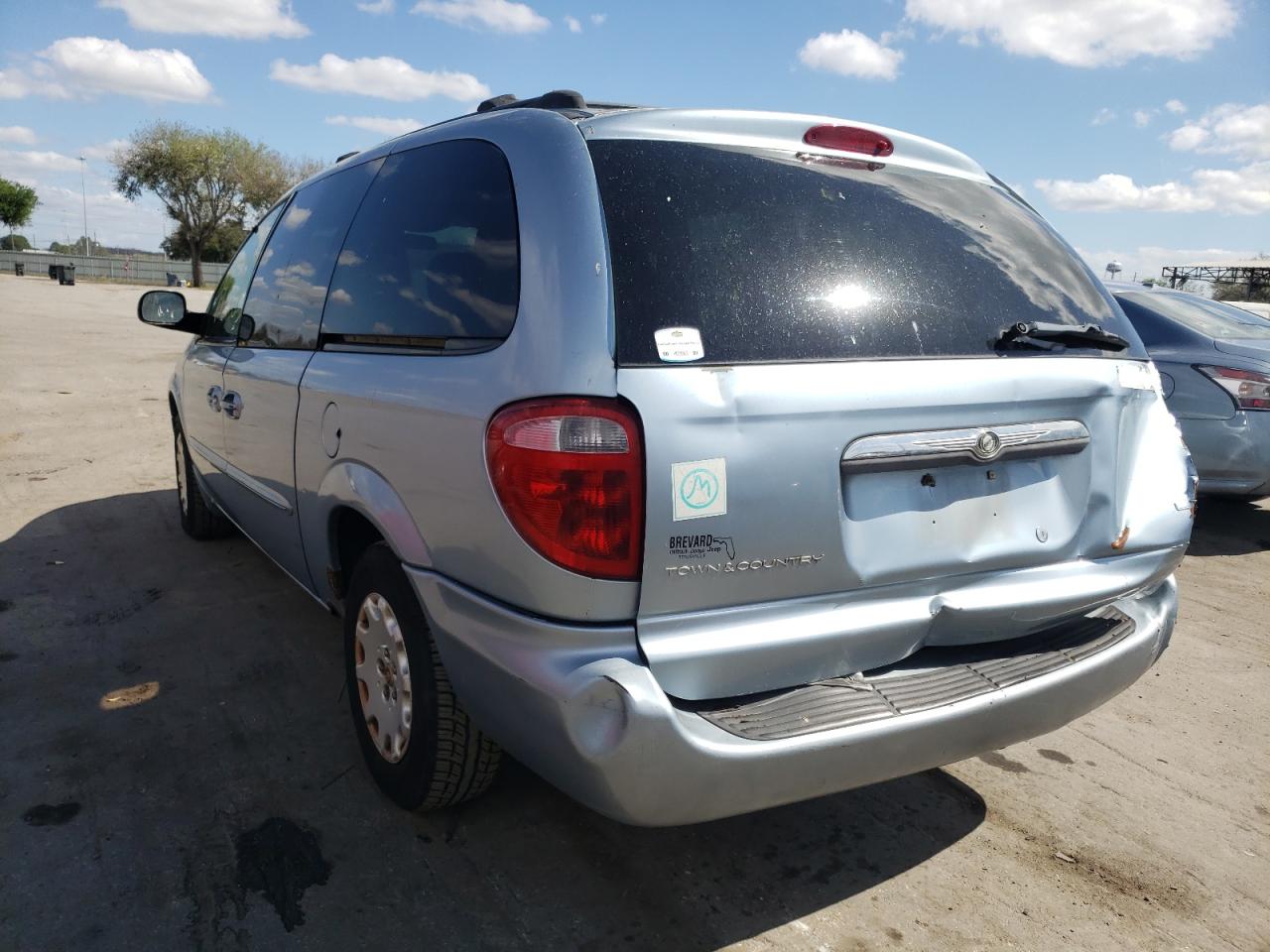 Photo 3 from auction – 2003 CHRYSLER TOWN & COU with VIN 2C4GP44383R353117