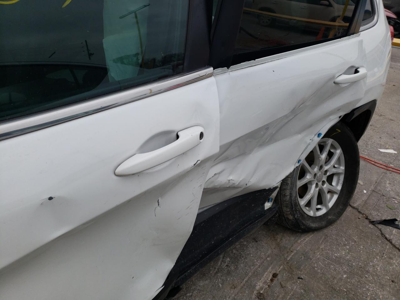 Photo 9 from auction – 2018 JEEP CHEROKEE L with VIN 1C4PJLCB4JD596850