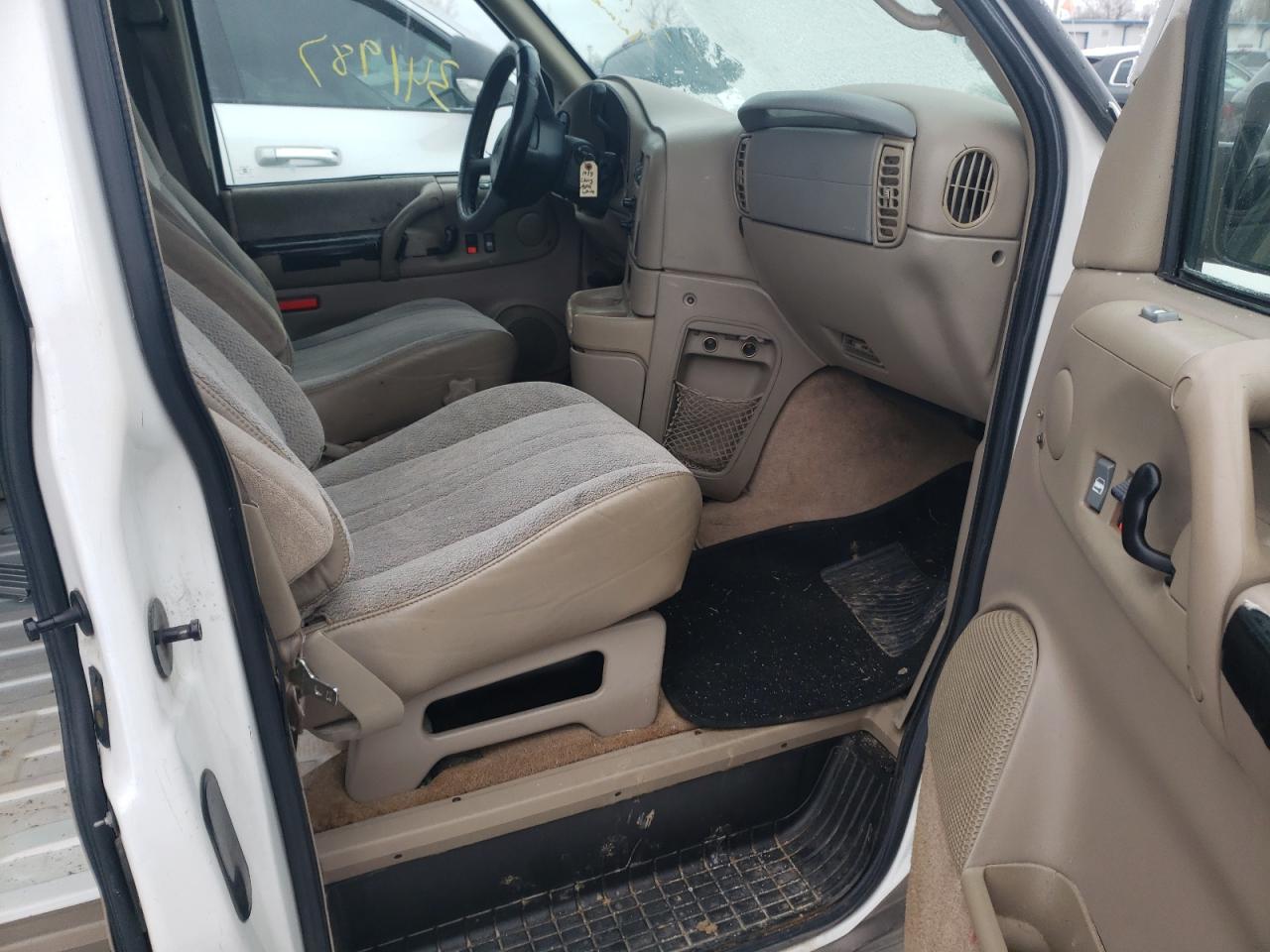 Photo 5 from auction – 1998 CHEVROLET ASTRO with VIN 1GNDM19W8WB214161