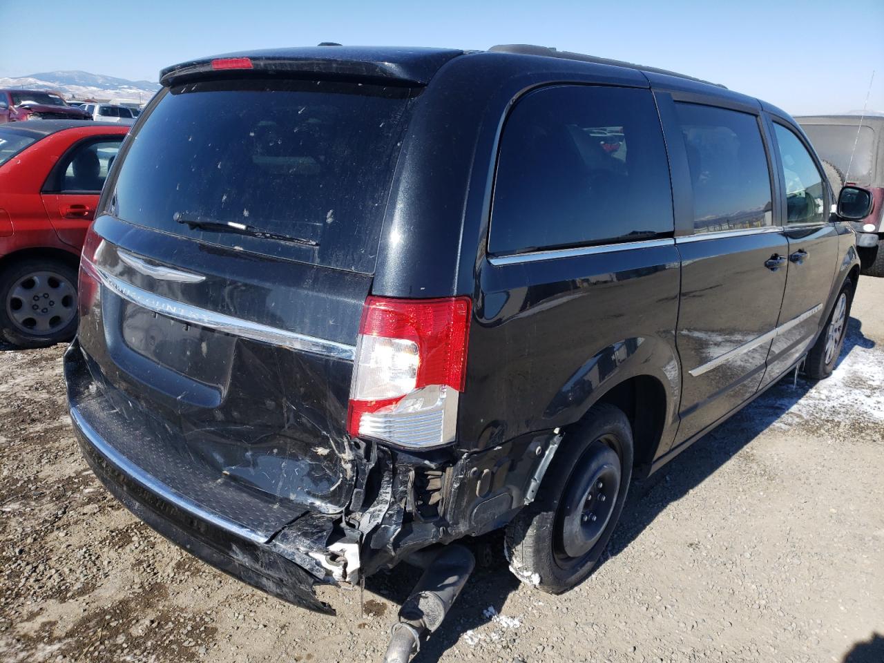 Photo 4 from auction – 2015 CHRYSLER TOWN & COU with VIN 2C4RC1BG6FR552356
