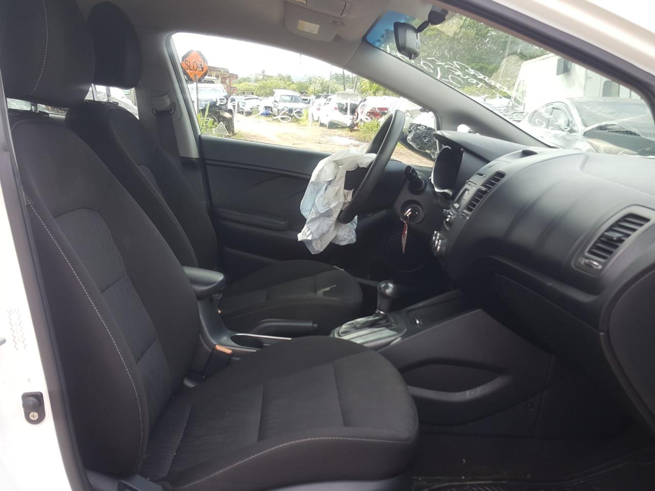 Photo 5 from auction – 2016 KIA FORTE LX with VIN KNAFK4A64G5595685