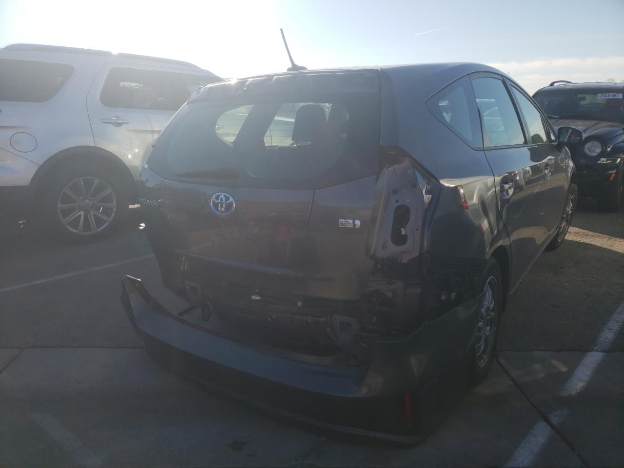 Photo 4 from auction – 2015 TOYOTA PRIUS with VIN JTDZN3EU4FJ019790