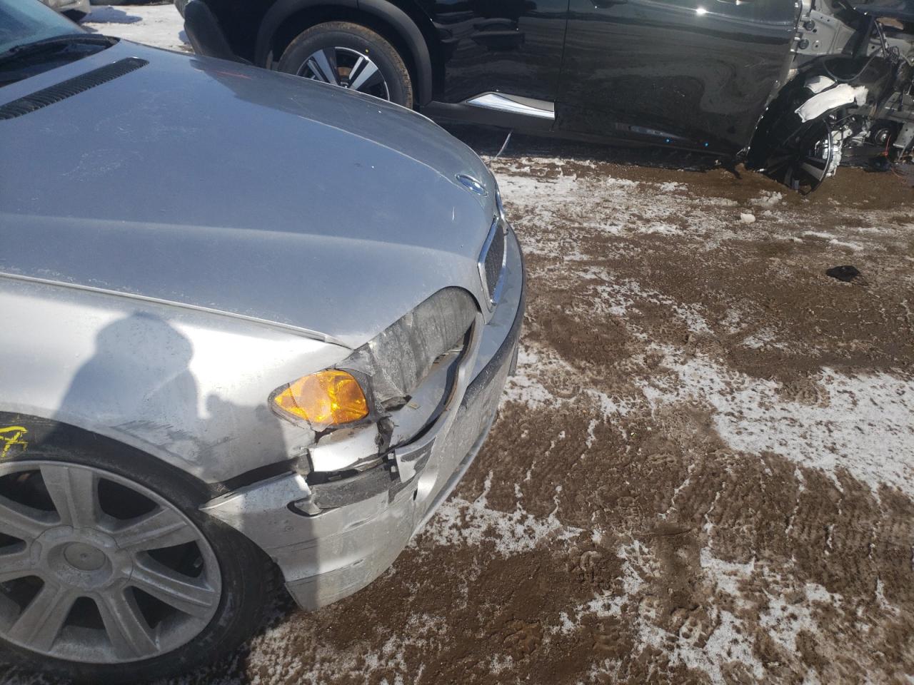 Photo 9 from auction – 2003 BMW 325 I with VIN WBAET37403NJ41372